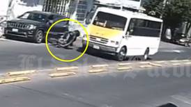¿Quién tuvo la culpa? Conductor de transporte público atropella a ciclista en calles de Puebla