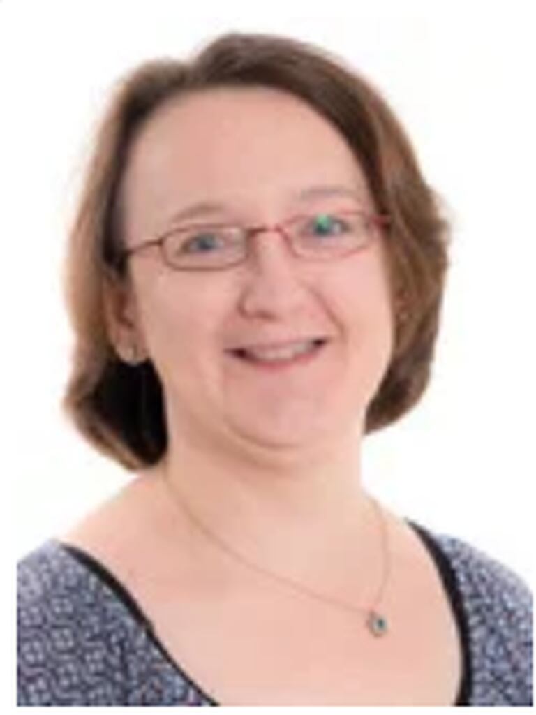 Karyn Stapleton, Profesora titular de la Escuela de Comunicación y Medios de la Universidad de Ulster, en Belfast, Irlanda del Norte.