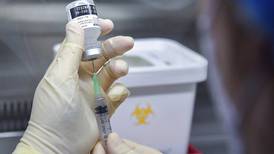 Unión Europea compra mil 800 millones de vacunas Pfizer anticovid