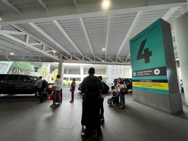 43 mil pesos de multa para taxis de apps que den servicio en el AICM