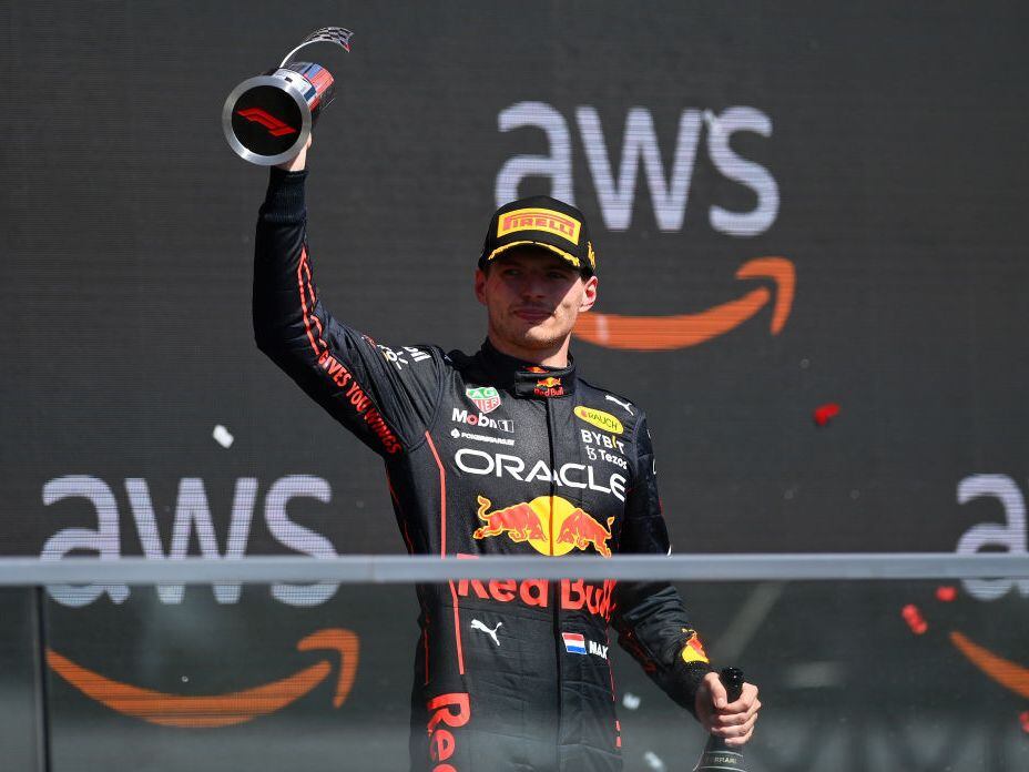 Max Verstappen gana el Gran Premio de Canadá y se afianza en el liderato; Checo Pérez abandona