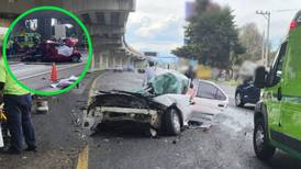 Impacto de pipa de agua contra otros vehículos deja 3 muertos en la México-Toluca