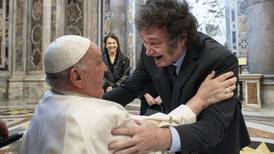 FOTOS: Así fue la visita de Milei al Vaticano y su abrazo con el papa Francisco