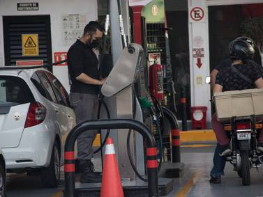 Precio de gasolina subirá 2.5% por recorte a estímulos fiscales