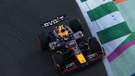 ¡Drama en Yeda! Accidente, debut inesperado y Checo en los mejores tiempos en la FP3 del GP de Arabia Saudita