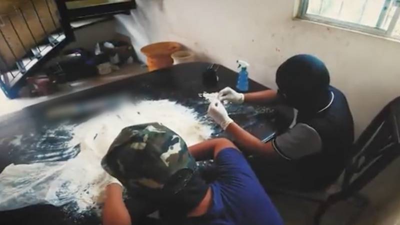 Los menores trabajan en un laboratorio clandesitino del Cártel de Sinaloa.