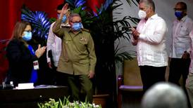 Miguel Díaz-Canel reemplaza a Raúl Castro como líder del Partido Comunista en Cuba