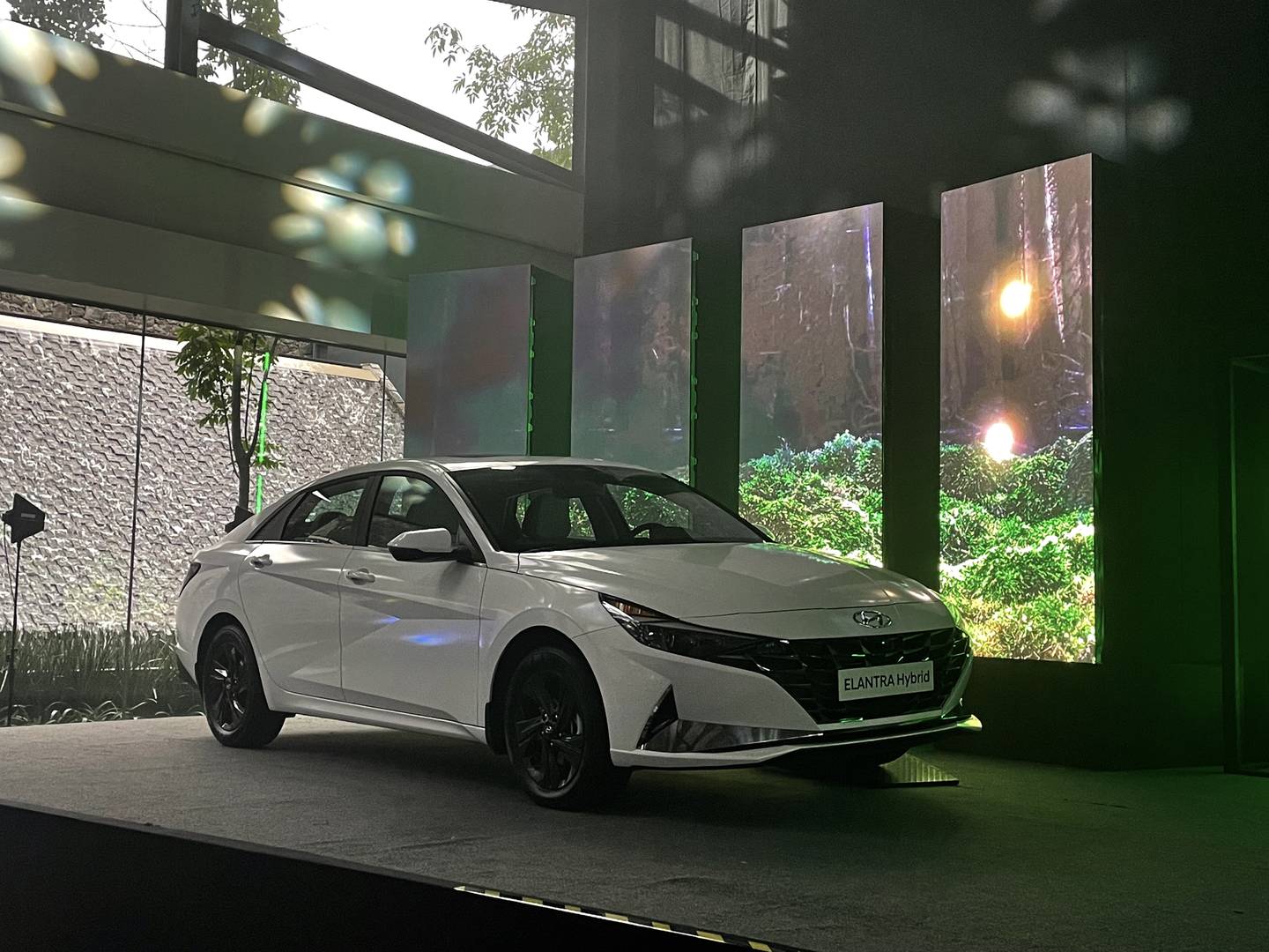 Hyundai presenta los  nuevos Elantra y Tucson híbridos