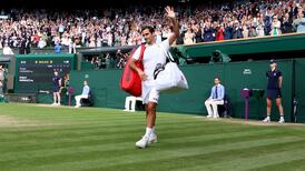 Roger Federer es eliminado de Wimbledon; se va ovacionado