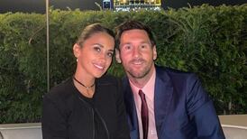La romántica fotografía de Messi con Antonella Roccuzzo en la Torre Eiffel