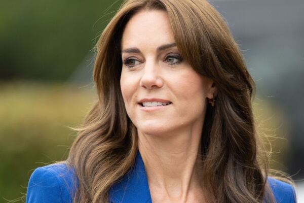 Kate Middleton reaparece y confiesa que tiene cáncer