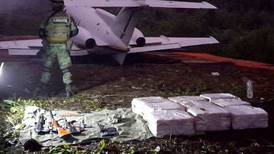 Sedena decomisa aeronave con 270 kilos de cocaína en San Quintín, Chiapas