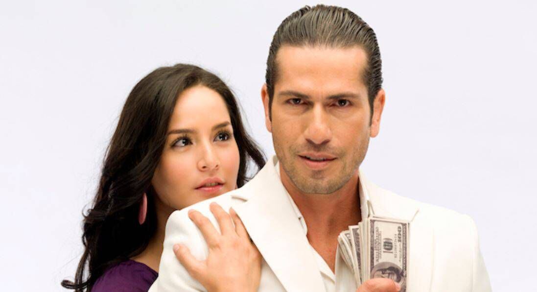 Mi Corazon Es Tuyo Mira El Increible Cambio De Isidora Vives La Hija Timida De Silvia Navarro En La Telenovela