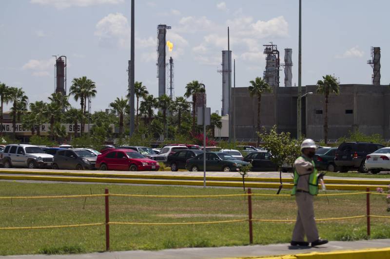 La refinería de Cadereyta es considerada el factor de mayor contaminación en el Estado.
