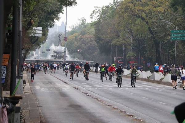 Realizan Paseo Ciclista en CDMX pese a contingencia ambiental por ozono