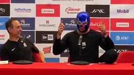 Jugador de Yankees muestra su amor por México al lucir máscara de Blue Demon