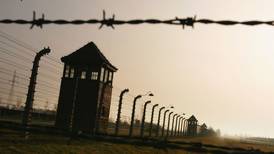 Conmemorar víctimas del Holocausto, necesario porque los genocidios continúan