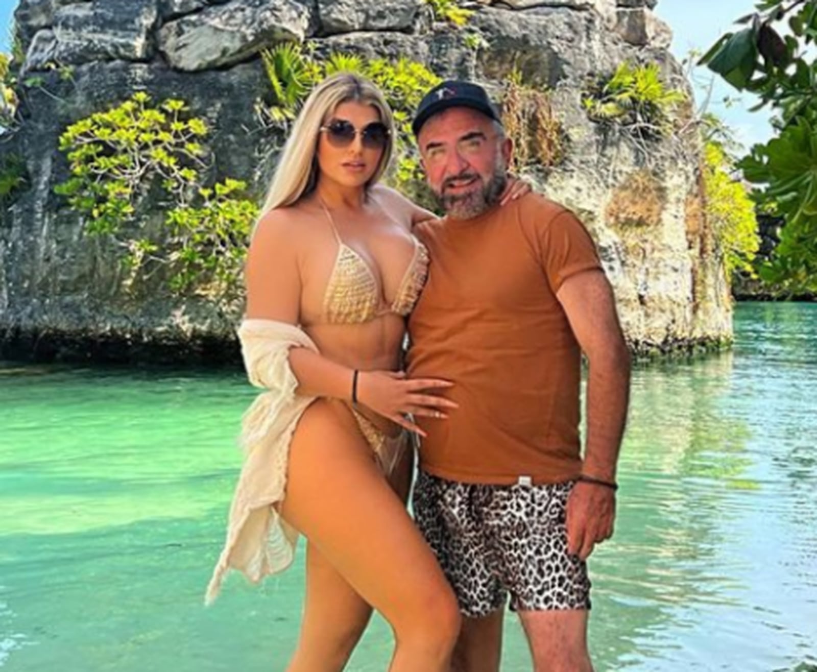 Critican a la novia de Vicente Fernández Jr por posar en la estrella de