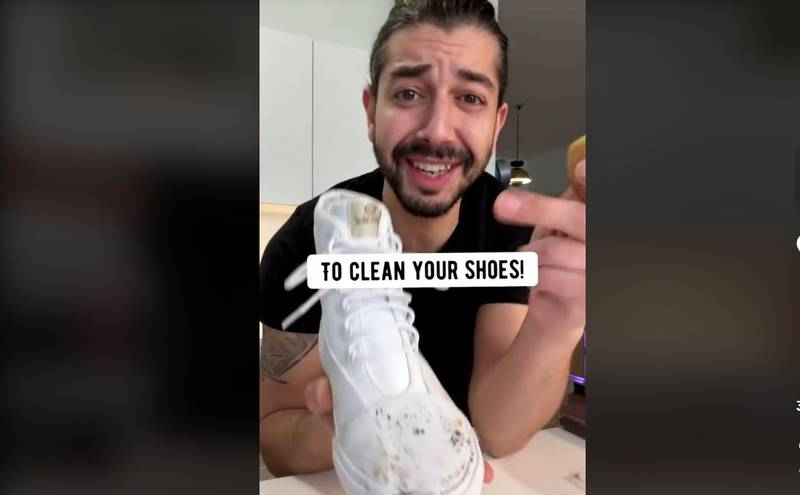 TikToker revela como eliminar el mal olor de los zapatos.| Foto: @Creativo_explicado