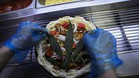¡No pega! Pizza cannabica gana popularidad en Tailandia