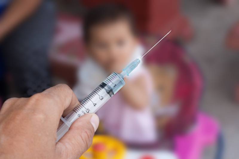 El antivacunas se opuso a la vacunación en niños (Dreamstime)
