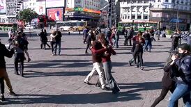 Al ritmo del tango protestan en Buenos Aires contra restricciones a salones de baile