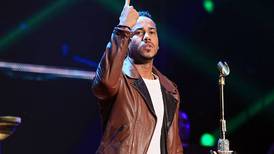 Romeo Santos reaparece tras el rumor de infarto para anunciar un nuevo sencillo de “Aventura”
