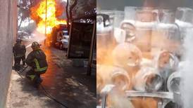 Camión con cilindros de gas se incendia en la alcaldía Tlalpan