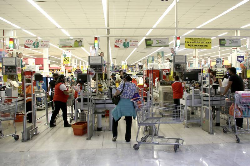 Adultos mayores podrán regresar como empacadores en supermercados