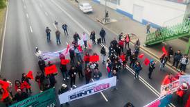 Miembros del Sindicato del Colegio de Bachilleres protestan en varios puntos de la CDMX