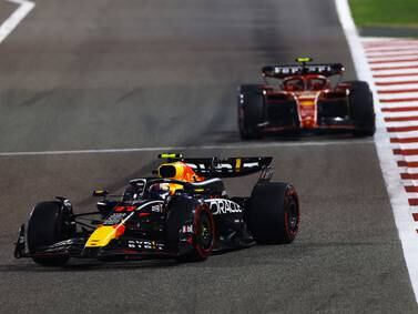 En vivo: Checo Pérez marcha segundo lugar en el GP de Baréin despues de 30 vueltas