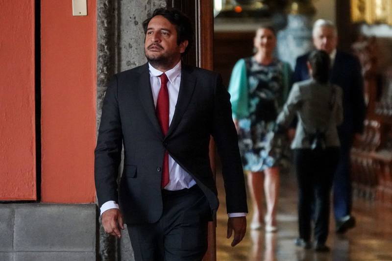 Carlos Loret revela que hijo de AMLO beneficia a amigos con contratos