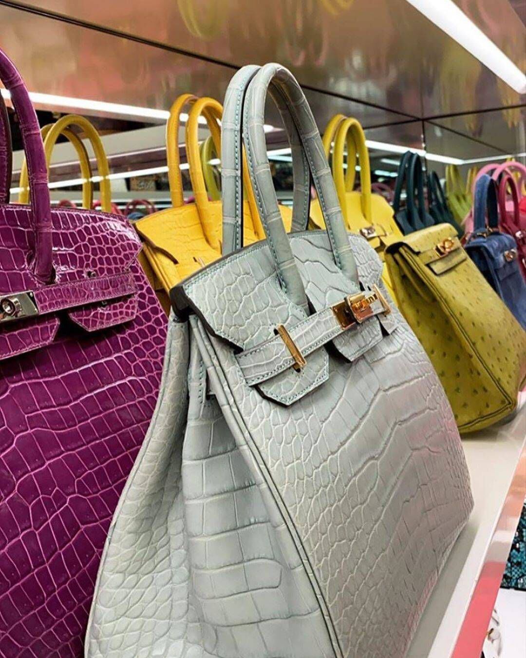 Kylie Jenner de su lujosa colección de carteras valorada en de dólares