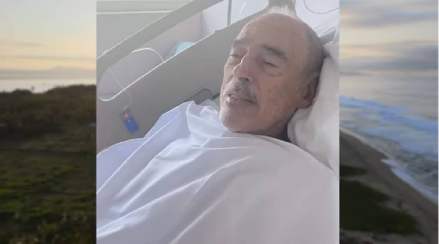 El actor mexicano vuelve a ingresar al hospital, su estado es muy delicado.
