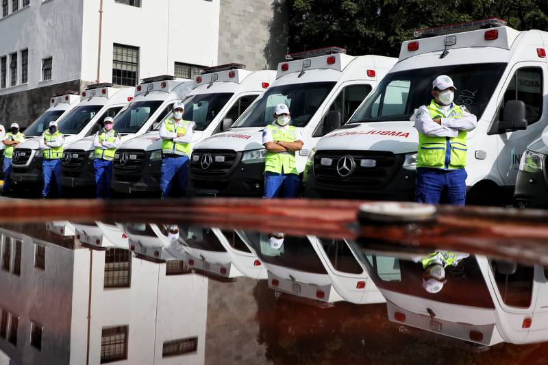 Transferencia de 10 ambulancias del Insabi a CDMX.