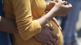 Embarazos adolescentes un problema de salud pública; Nuevo León registra al año casi 10 mil