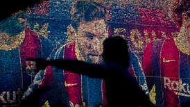 Barcelona retira imágenes de Lio Messi del Camp Nou