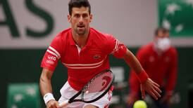 Djokovic avanza a cuarta ronda en Roland Garros
