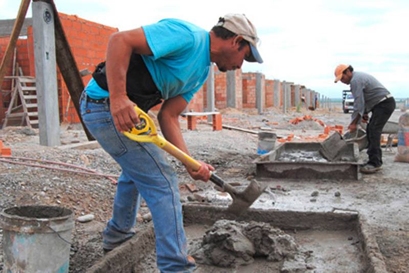 UNAM: da curso a albañiles sobre arquitectura y planos