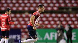 Santiago Ormeño tiene debut para el olvido con Chivas