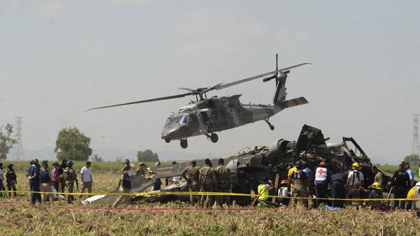 México envía a EU cajas negras de helicóptero siniestrado tras detención de Caro Quintero