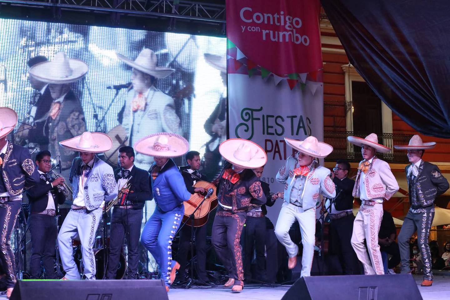 Puebla capital se enciende con alumbrado decorativo por fiestas patrias