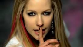 ‘Girlfriend’ de Avril Lavigne cumple 15 años