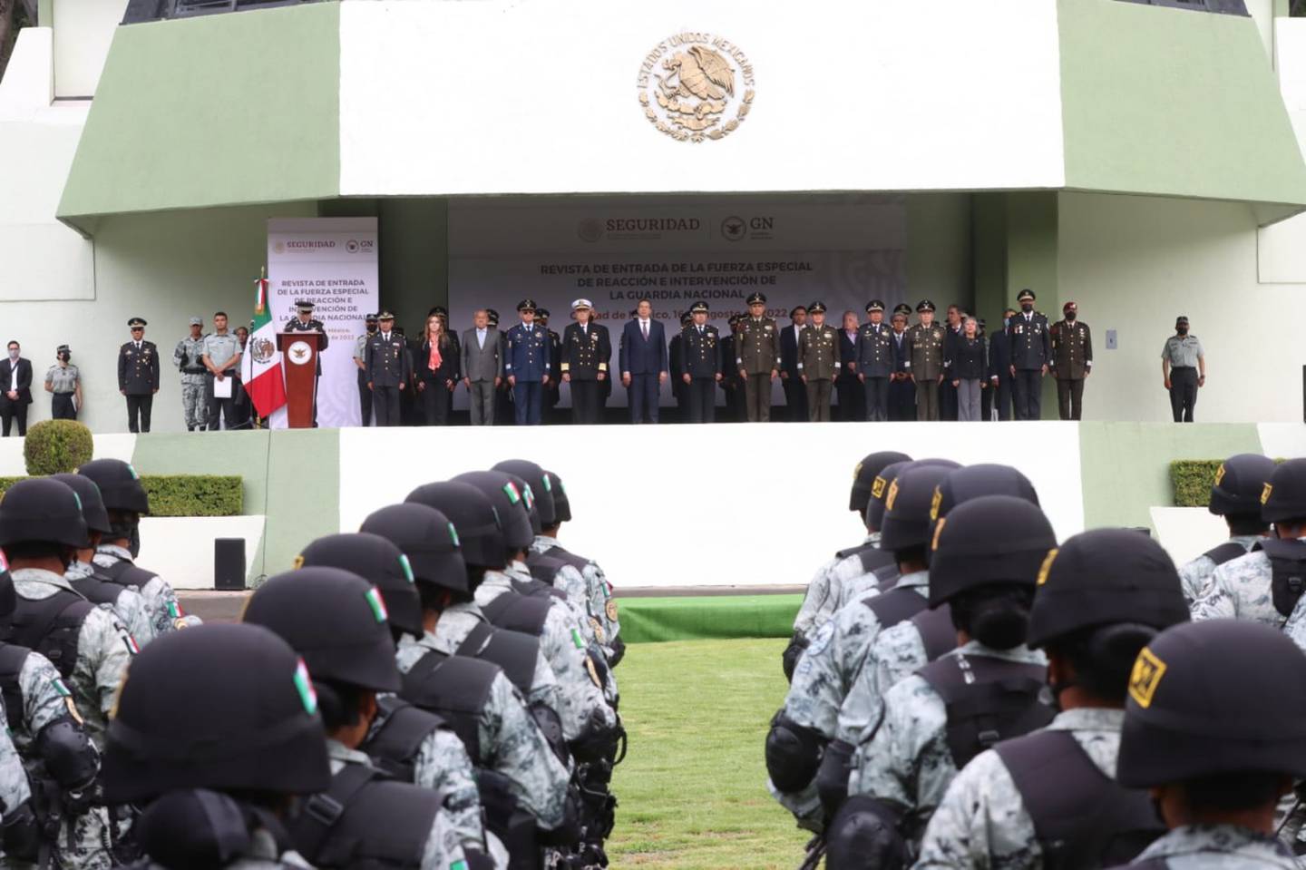 El comandante Luis Rodríguez Bucio encabezó la ceremonia de Pase de Revista de Entrada de la FERI.