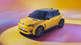 Renault 5 E-Tech quiere renovar a los eléctricos
