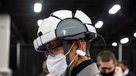CES 2022: presentan un casco portátil con un escáner cerebral que podría detectar Alzheimer después de un análisis de 10 minutos