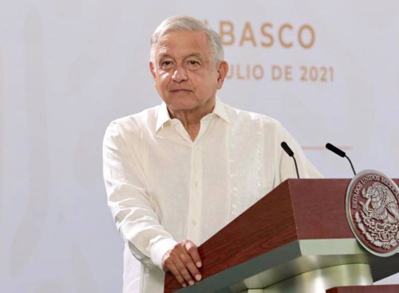 Andrés Manuel López Obrador durante su conferencia de prensa matutina en Tabasco