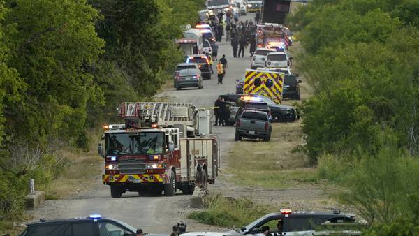 Suman 51 los migrantes muertos hallados dentro de tráiler en Texas