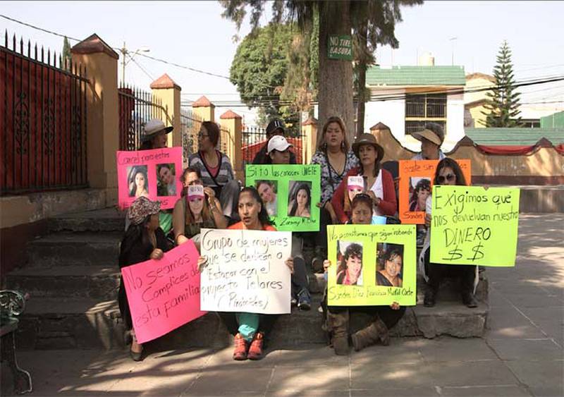 Un grupo de mujeres en Santiago Tepalcatlalpan, Xochimilco, fueron estafadas mediante un telar parecido a la Flor de la Abundancia