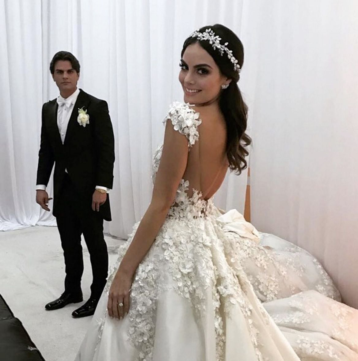 Bárbara de Regil copió el vestido de novia a Ximena Navarrete?